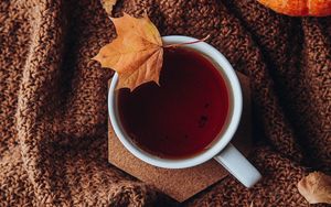 Превью обои чай, чашка, осень, листья, уют