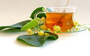 Превью обои чай, липа, цветы, листья, чашка