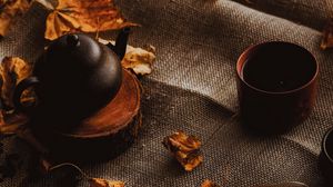 Превью обои чайник, осень, листья, ткань