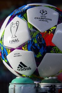 Превью обои champions league, 2015, barcelona, juventus, мяч, футбол