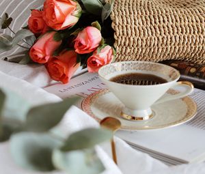 Превью обои чашка, чай, цветы, розы