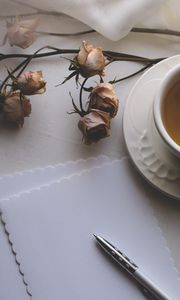 Превью обои чашка, чай, цветы, сухой, бумага, эстетика