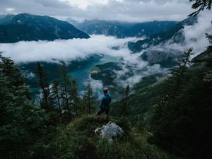 Превью обои человек, горы, облака, путешествие