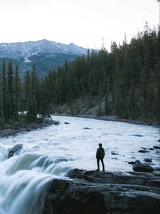 Превью обои человек, горы, водопад, одиночество