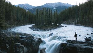 Превью обои человек, горы, водопад, одиночество