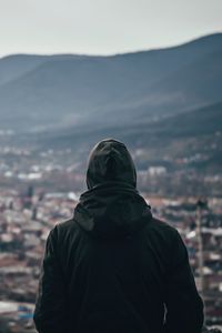 Превью обои человек, капюшон, одиночество, вид