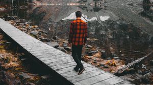 Превью обои человек, мост, озеро, горы, природа