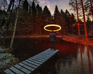 Превью обои человек, одиночество, нимб, свет, фризлайт, природа