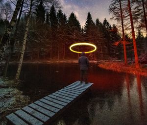 Превью обои человек, одиночество, нимб, свет, фризлайт, природа