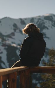Превью обои человек, одиночество, sad, горы, природа