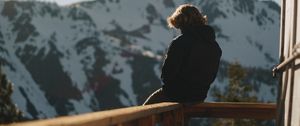 Превью обои человек, одиночество, sad, горы, природа