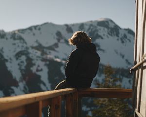 Превью обои человек, одиночество, sad, горы, природа