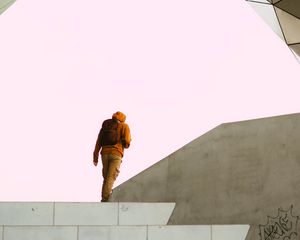 Превью обои человек, одиночество, здание, минимализм