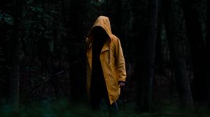 Превью обои человек, плащ, желтый, деревья, лес