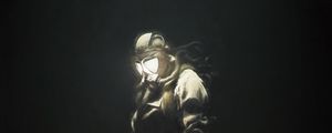 Превью обои человек, противогаз, свечение, арт