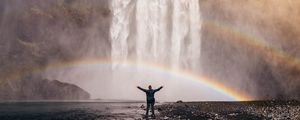 Превью обои человек, радуга, водопад, свобода