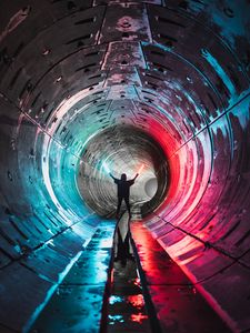 Превью обои человек, силуэт, тоннель, неон, свечение