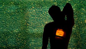 Превью обои человек, тень, силуэт, свет, стена