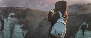 Превью обои человек, турист, рюкзак, горы, путешествие