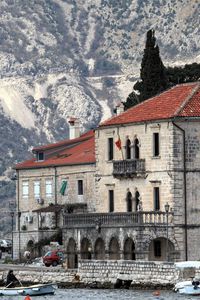 Превью обои черногория, гостиница, озеро, горы