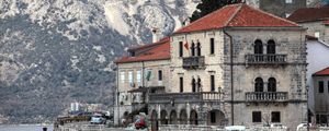 Превью обои черногория, гостиница, озеро, горы