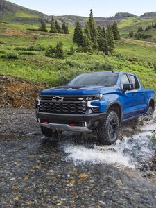 Превью обои chevrolet, автомобиль, внедорожник, синий, река