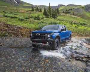 Превью обои chevrolet, автомобиль, внедорожник, синий, река