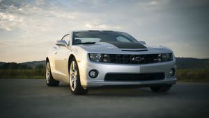 Превью обои chevrolet camaro, chevrolet, автомобиль, спортивный, асфальт, небо