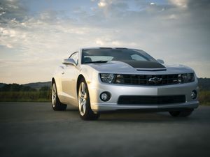 Превью обои chevrolet camaro, chevrolet, автомобиль, спортивный, асфальт, небо