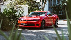 Превью обои chevrolet camaro, машина, спорткар, суперкар, красный