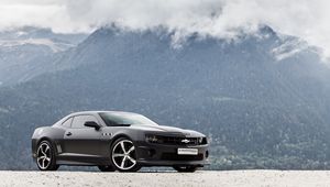 Превью обои chevrolet, camaro ss, черный, вид сбоку, горы