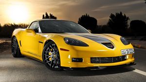 Превью обои chevrolet, corvette, c6, желтый, вид спереди