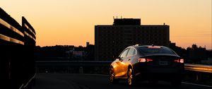 Превью обои chevrolet, машина, дорога, здание