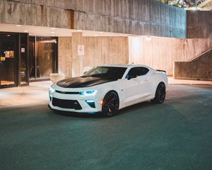 Превью обои chevrolet, спорткар, автомобиль, вид сбоку, белый