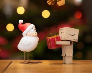 Превью обои данбо, картонный робот, цыпленок, подарок, рождество