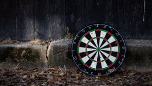 Превью обои дартс, доска, листья