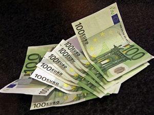 Превью обои деньги, евро, зеленый, черный