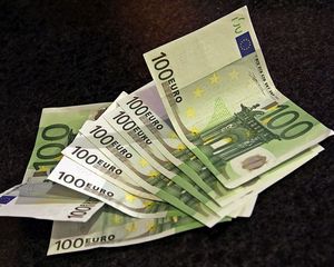 Превью обои деньги, евро, зеленый, черный