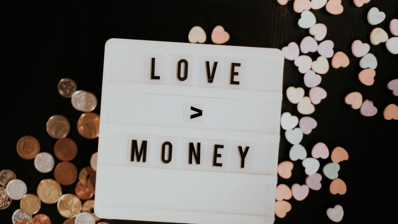 Обои деньги, любовь, слова, фраза