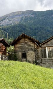 Превью обои деревня, амбар, дом, склон, трава, цмутт, маттерхорн, швейцария