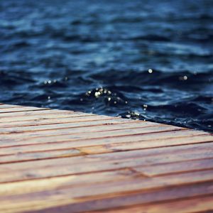 Превью обои дерево, море, волны, пирс