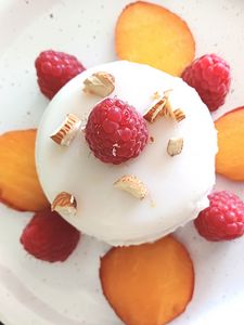 Превью обои десерт, ягоды, миндаль, фрукты, сладкий