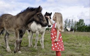 Превью обои девочка, ребенок, пони, прогулка, трава