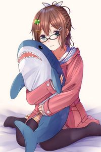 Превью обои девушка, очки, акула, игрушка, аниме