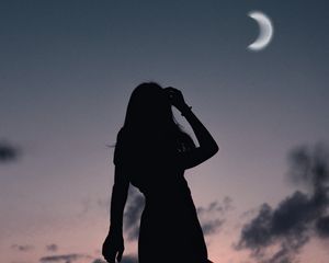 Превью обои девушка, силуэт, луна, сумерки, темный