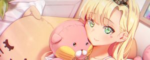 Превью обои девушка, улыбка, игрушка, аниме