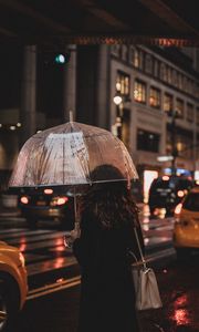 Превью обои девушка, зонтик, дождь, улица, ночь