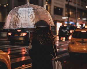 Превью обои девушка, зонтик, дождь, улица, ночь