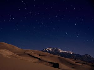 Превью обои дюны, пески, пустыня, горы, ночь, звездное небо
