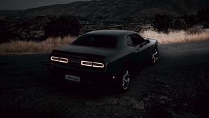 Превью обои dodge challenger, dodge, автомобиль, черный, фонари, ночь